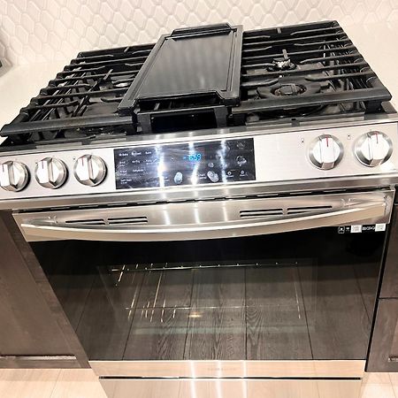 Flowealth Property Luxury Villa Near Lake Netflix Tv Wifi YYC 외부 사진