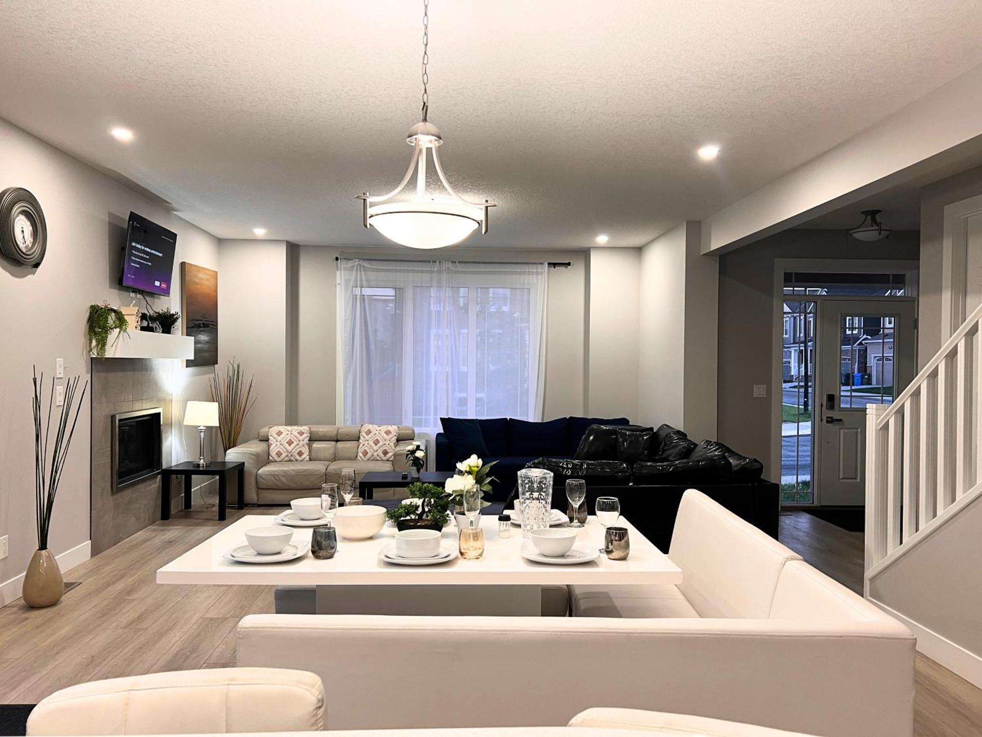Flowealth Property Luxury Villa Near Lake Netflix Tv Wifi YYC 외부 사진