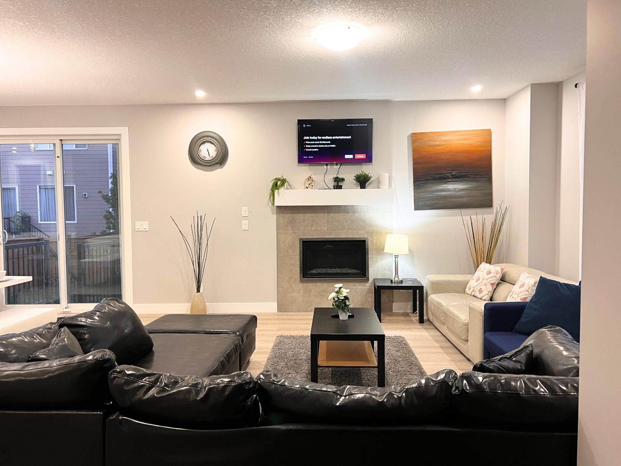 Flowealth Property Luxury Villa Near Lake Netflix Tv Wifi YYC 외부 사진